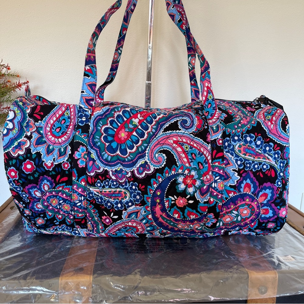 Vera Bradley Large Duffel bag in Haymarket Paisley NWT - Picture 2 of 9